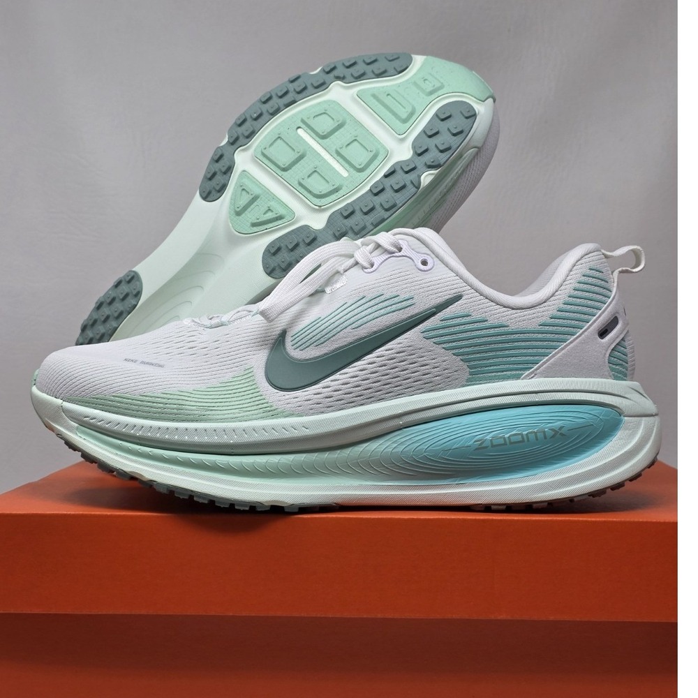 Nike Vomero 18 Size 9.5 Wide Womens White Cannon Bleached Turq IF0515 101 New